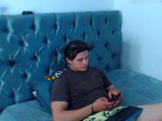 Erick Lion webcam model stream image