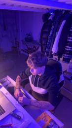 Plewus99 webcam model stream image