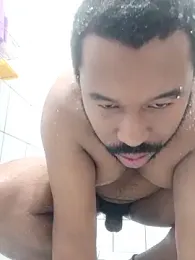 Pretochavedeouro32 webcam model stream image