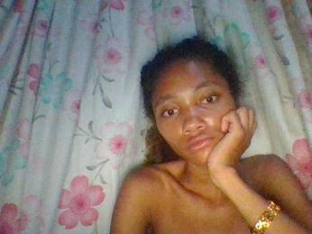 Monicaxa webcam model stream image