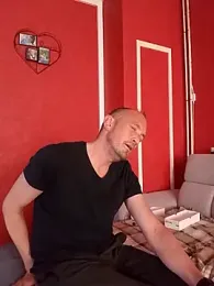 Surveillant webcam model stream image