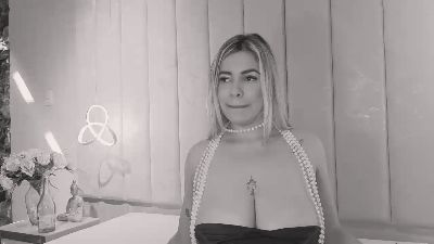 JulieDeep_ webcam cam4 model stream image