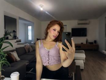 LyraLuxe webcam model stream image
