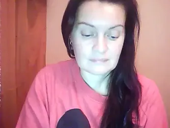 LoveNBloom webcam model stream image