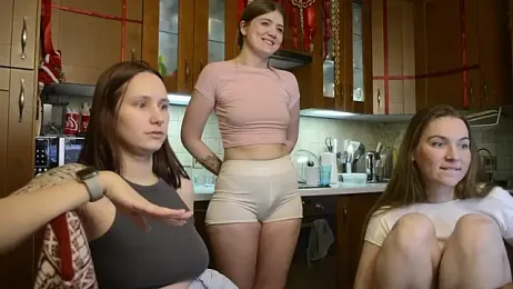 YKwhynot webcam model stream image