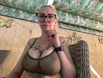 didi-diamond webcam model stream image