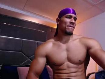 adam_fit19cm webcam model stream image