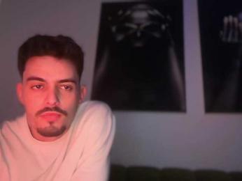 KevinAndMaria webcam model stream image