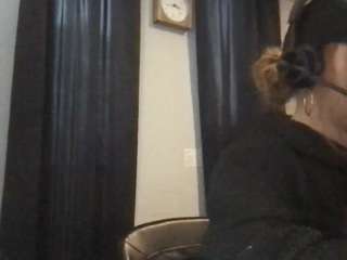 reddobsessionof webcam model stream image