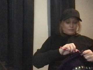 reddobsessionof webcam model stream image