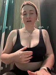 BustyBonnieUK webcam model stream image