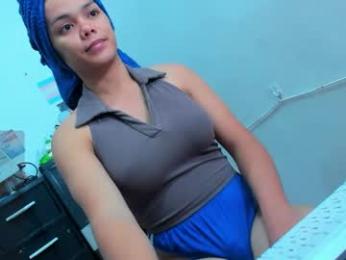 caroline_east webcam model stream image