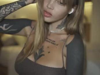 mileeena webcam model stream image