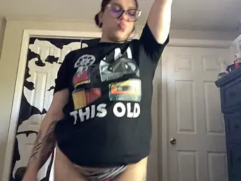 QueenNuttCollector webcam stripchat model stream image