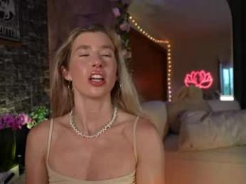 lucy_gooosey webcam model stream image