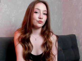 LunariaLive webcam model stream image