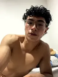 LittleMya_ webcam model stream image