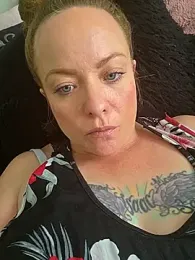 julimonroe webcam model stream image