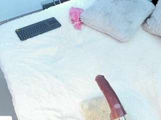 angie-roses camsoda stream image