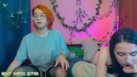 TrickyKitsune stripchat stream image