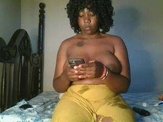 yourthickgyal camsoda stream image