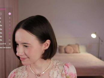 MissEssie bongacams stream image