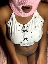 StrawberryXpeach stripchat stream image