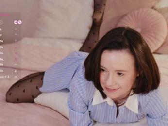 MissEssie bongacams stream image