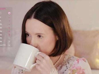 MissEssie bongacams stream image