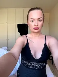 ElenaRebelle stripchat stream image, 12.10.2025 08:00