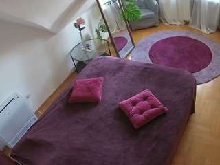 voyeurcam-julmodels-whitebed-4 camsoda stream image