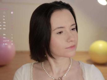 MissEssie bongacams stream image