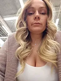 Bondgirl_013 stripchat stream image