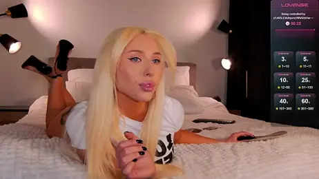 WOW-PeaCH-Girl stripchat stream image