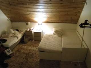 voyeurcam-julmodels-whitebed-2 camsoda stream image