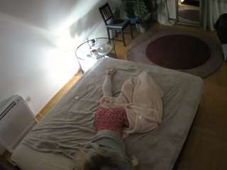 voyeurcam-julmodels-whitebed-4 camsoda stream image