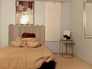 lady-brownn camsoda stream image