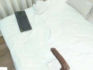 angie-roses camsoda stream image