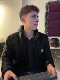 AdrianRinaldi stripchat stream image