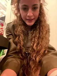 alana15 stripchat stream image