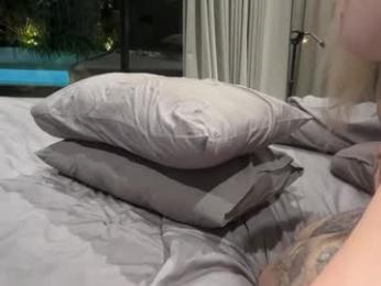 golden_alinee chaturbate stream image