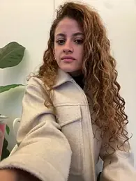 alana15 stripchat stream image