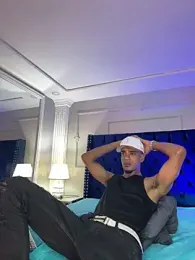 AaronCruz_ stripchat stream image