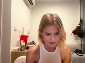 laraineprada chaturbate stream image