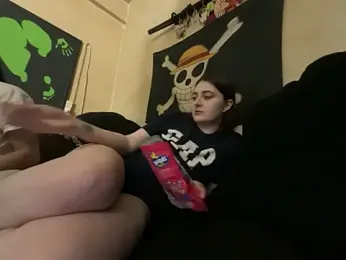 Snowbunnycake_131 stripchat stream image