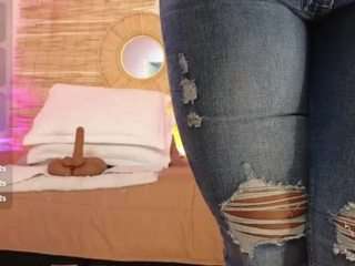 lady-brownn camsoda stream image