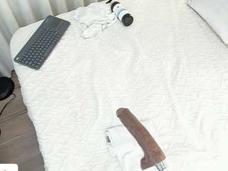 angie-roses camsoda stream image