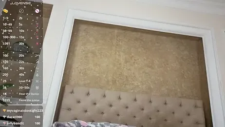 MollyDollz stripchat stream image