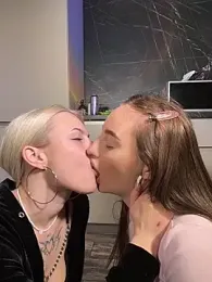 elloriah stripchat stream image