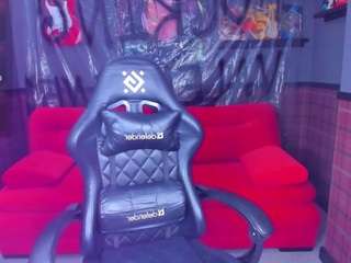 lexi-split camsoda stream image